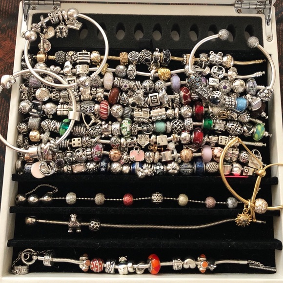 Meet your Posher! - Picture 2 of 7